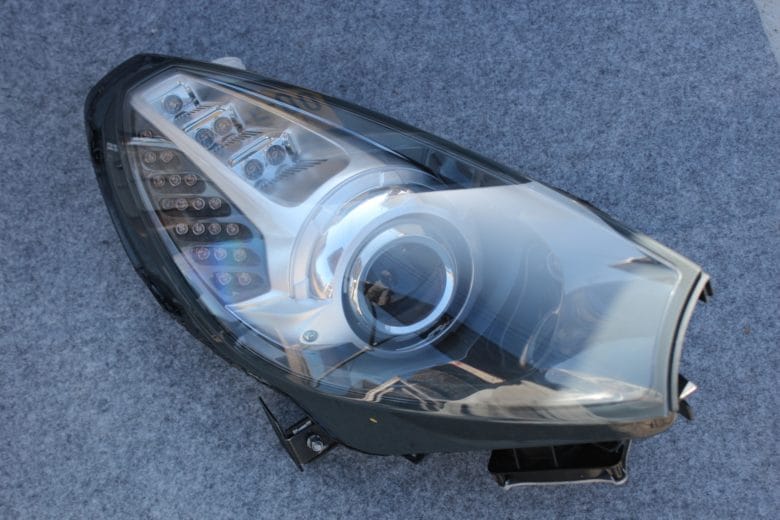 殻閉じしたヘッドライト ウィンカー補強後の完成状態