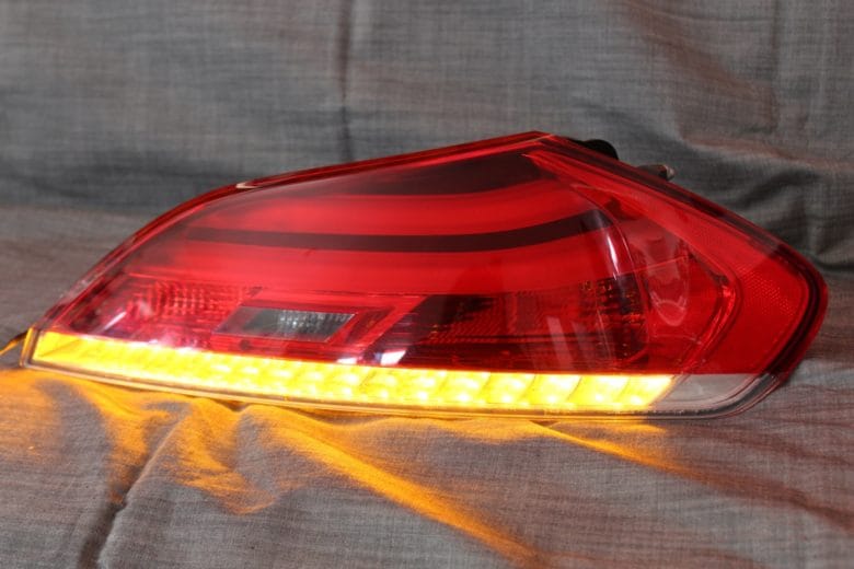 BMW Z4 テールランプ修理完了後の点灯状態
