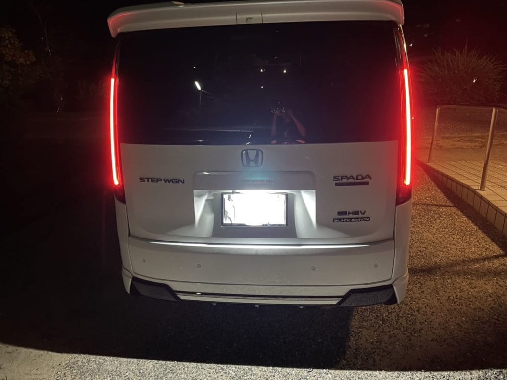 ステップワゴンライセンスランプ加工|新型モデル対応事例