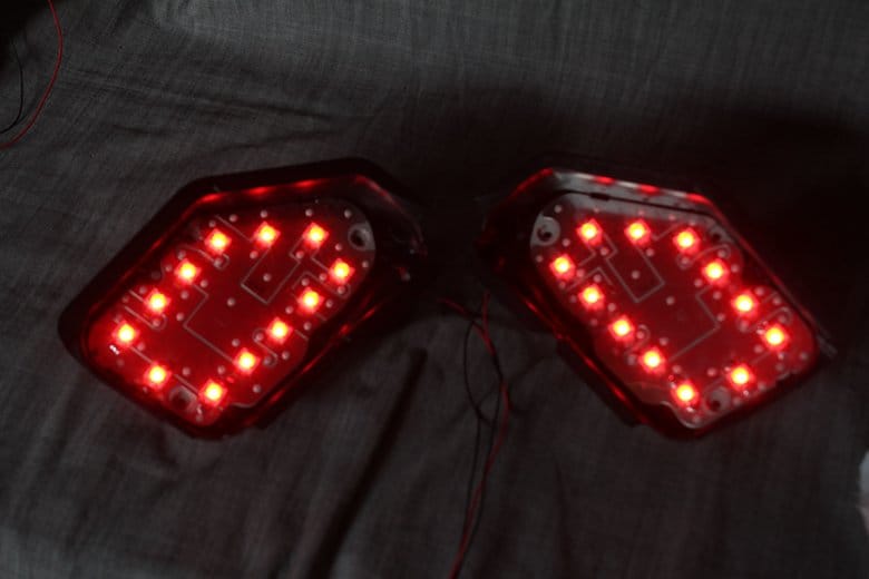 20ヴェルファイアのテールランプガーニッシュ修理後の点灯確認