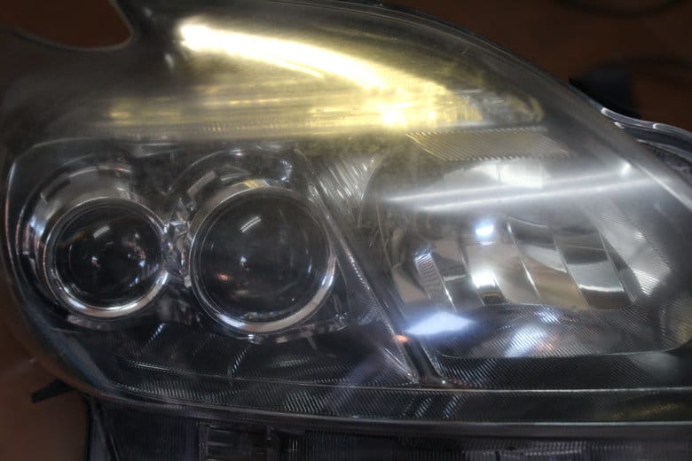 神奈川県O社様より修理依頼として到着した30プリウス右側ポジションランプユニットの到着時状態