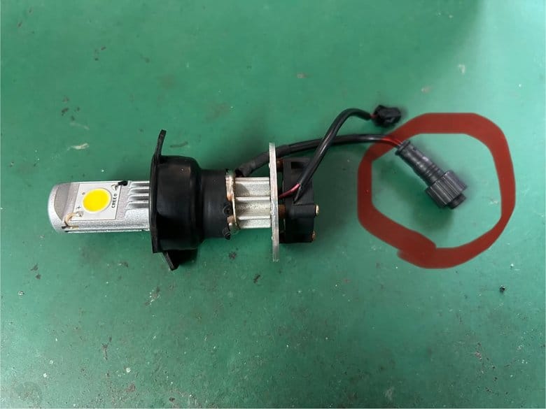 ズーマー LEDバルブ修理の依頼で届いた634 LEDバルブ一式